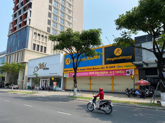 Siêu thị Điện máy Xanh, đường Nguyễn Văn Linh - nơi bệnh nhân thứ 35 tiếp 2 du khách Anh mắc Covid-19