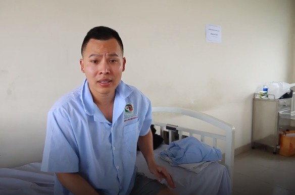 Ảnh cắt từ clip quay Vũ Khắc Tiệp ở khu cách ly (Zing).