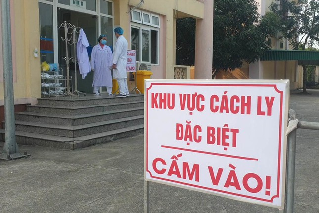 nghe_an_cach_ly_tho_sua_o_to_noi_benh_nhan_thu_20_nhiem_covid_19_1_LYTD