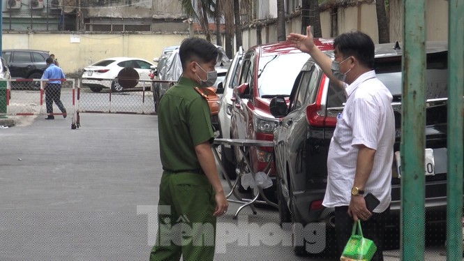 Cách ly chung cư hơn 1.000 người ở Sài Gòn sau ca dương tính Covid-19 - ảnh 4