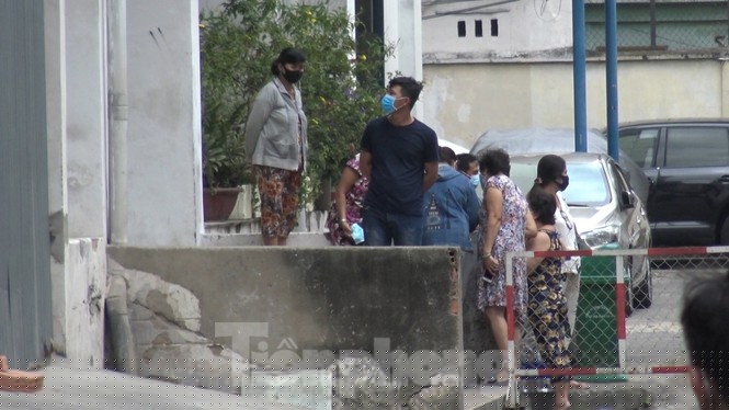 Cách ly chung cư hơn 1.000 người ở Sài Gòn sau ca dương tính Covid-19 - ảnh 6