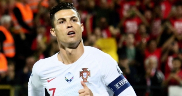 Sợ Covid-19, Ronaldo mua cả 1 hòn đảo để đi tránh.