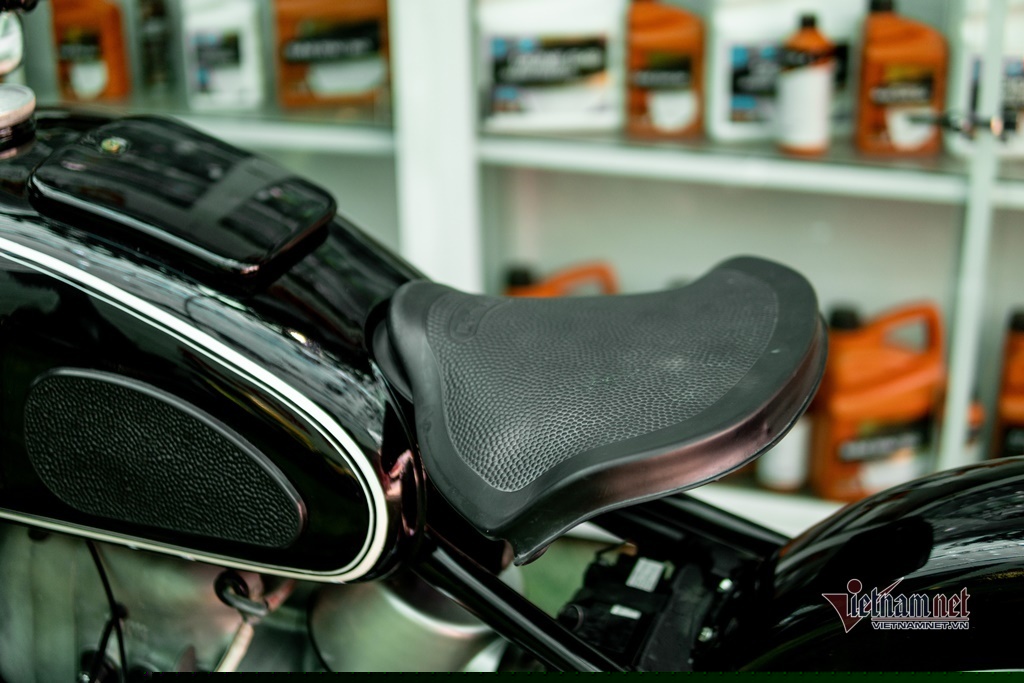 Mô tô cổ BMW R69s 50 năm tuổi giá trăm triệu của dân chơi Sài Gòn - Hình 7