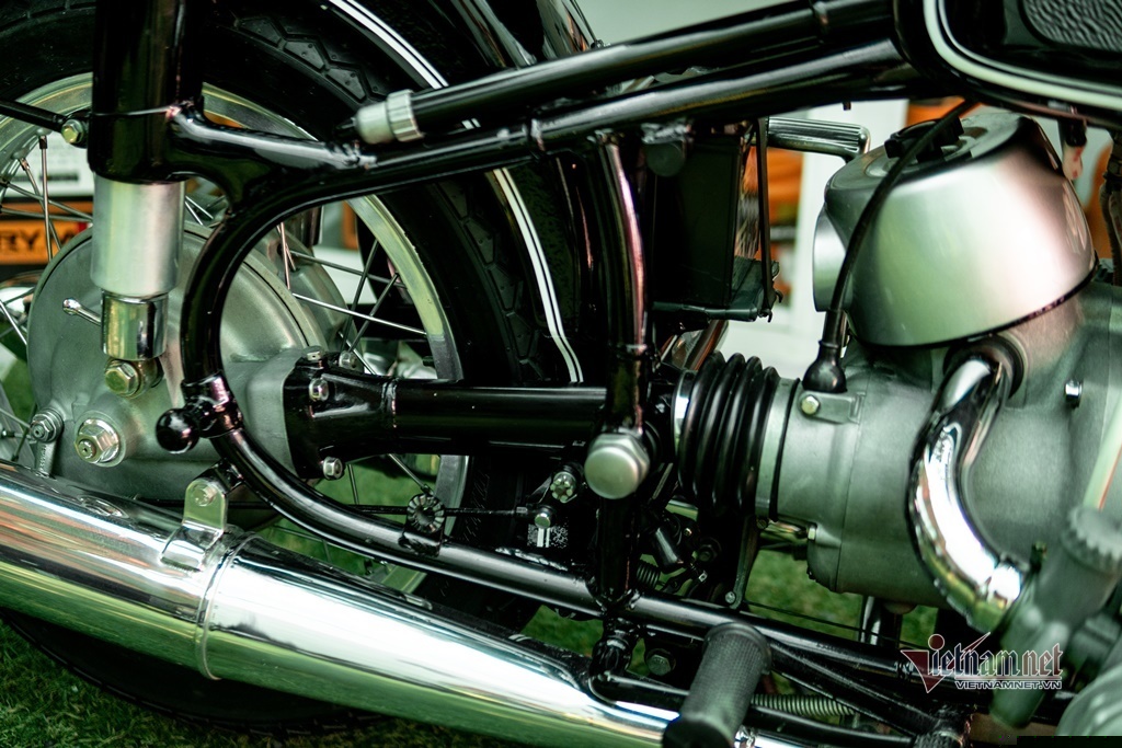 Mô tô cổ BMW R69s 50 năm tuổi giá trăm triệu của dân chơi Sài Gòn - Hình 12
