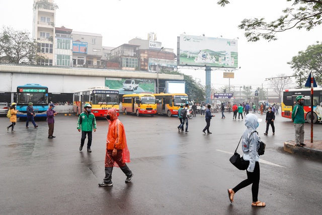 Bến xe cũng l&agrave; một trong những địa điểm c&ocirc;ng cộng tập trung đ&ocirc;ng người mỗi ng&agrave;y.
