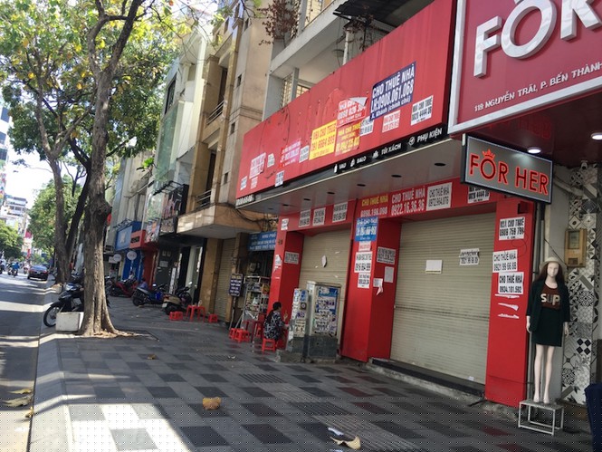 Mặt bằng 'tiền tỷ' bỏ hoang ở Sài Gòn vì dịch Covid-19 - ảnh 5