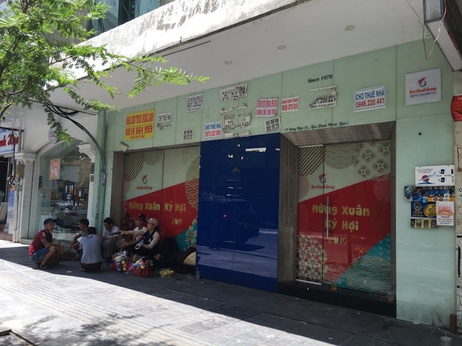 Mặt bằng 'tiền tỷ' bỏ hoang ở Sài Gòn vì dịch Covid-19 - ảnh 11