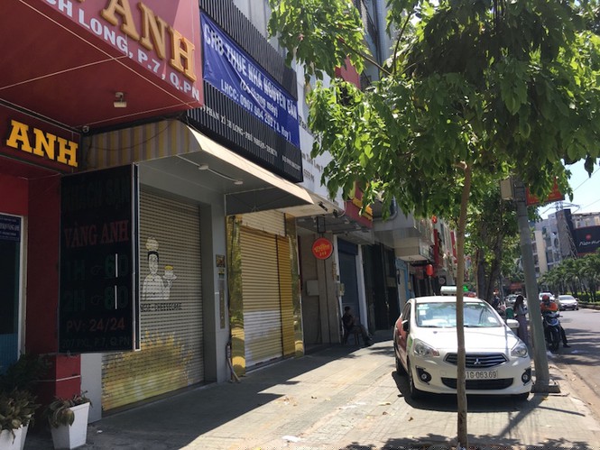 Mặt bằng 'tiền tỷ' bỏ hoang ở Sài Gòn vì dịch Covid-19 - ảnh 14