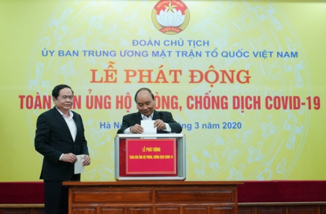 Thủ tướng ph&aacute;t động to&agrave;n d&acirc;n ủng hộ ph&ograve;ng, chống dịch COVID-19: 230 tỷ đồng đ&atilde; được quy&ecirc;n g&oacute;p ngay trong ng&agrave;y