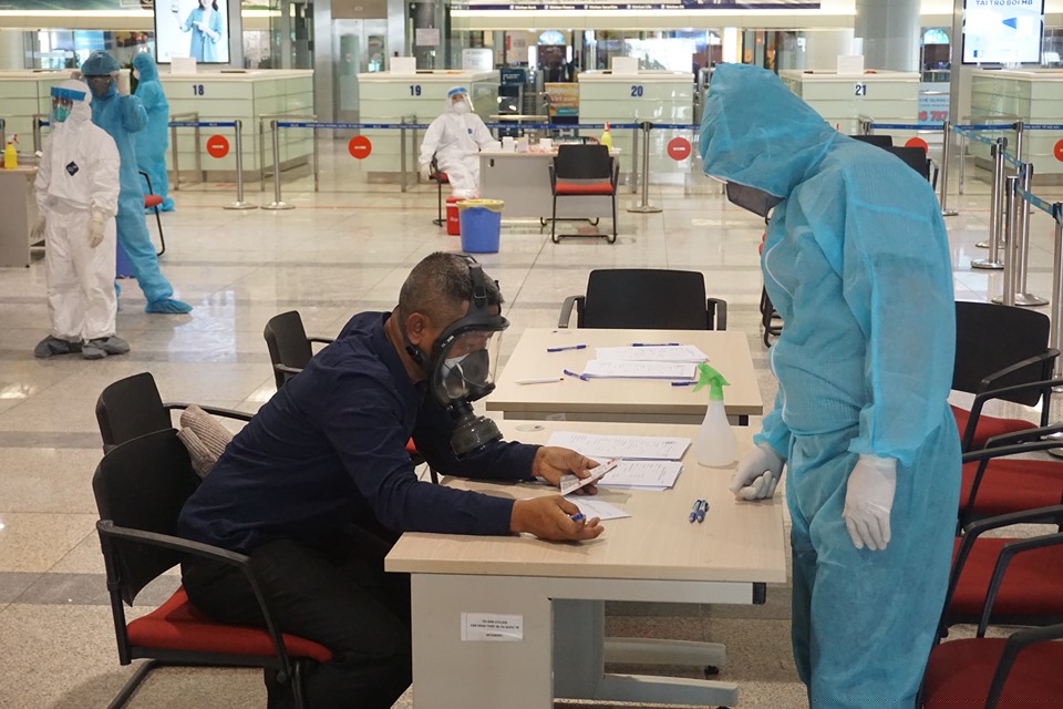 giai toa san bay noi bai, them nhieu chuyen bay co ca covid-19 hinh anh 2