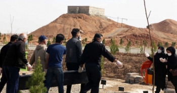 Cứ 10 phút có 1 người Iran tử vong vì COVID-19