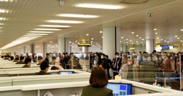 Hành khách bay từ các nước đến Việt Nam phải cách ly bắt buộc 14 ngày