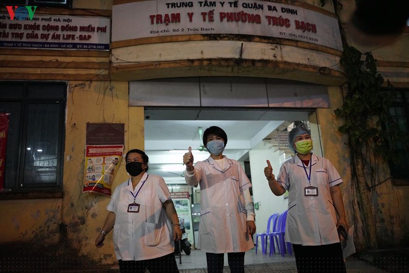 nguoi dan truc bach vo oa sung suong khi barie cach ly duoc do bo hinh 8