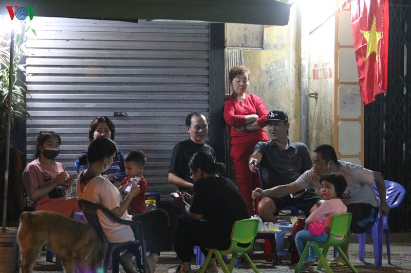 nguoi dan truc bach vo oa sung suong khi barie cach ly duoc do bo hinh 11