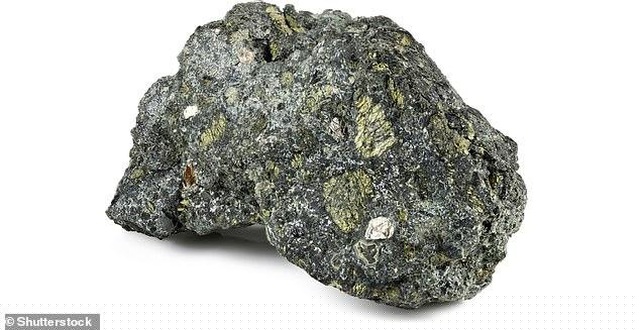 Một ví dụ về kimberlite (ảnh), một loại đá núi lửa có chứa kim cương. Nó có giá trị đối với các nhà bán lẻ kim cương, ngoài ra các mẫu đá kimberlite có thể giúp việc tái tạo lại hình dạng của các lục địa cổ đại.