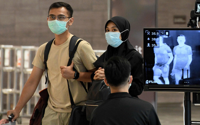 Thêm 7 ca nhiễm Covid-19 mới, hầu hết là hành khách trên chuyến bay từ Anh, Malaysia về Việt Nam