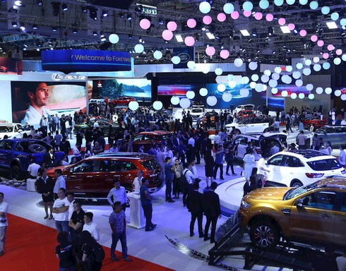 Giá xe giảm hàng trăm triệu đồng, khách Việt tha hồ chọn SUV giá rẻ