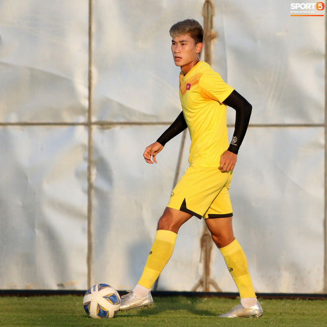 doi hinh 11 cau thu thai binh xuat sac nhat viet nam hinh anh 11