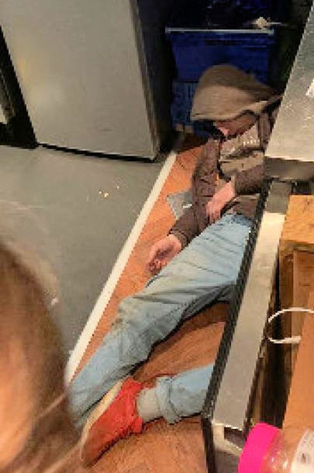 Willett đã ngủ quên ngay tại địa điểm ăn trộm