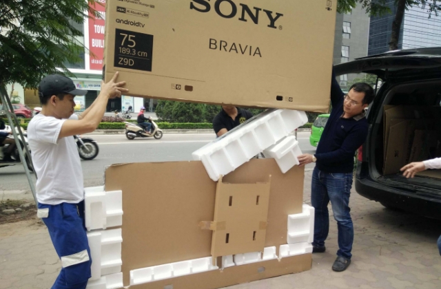 Siêu thị Nguyễn Kim bị khách hàng nói bán hàng kiểu lừa đảo, chối bỏ trách nhiệm?