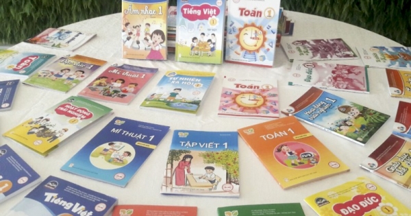 Công bố giá 4 bộ sách giáo khoa lớp 1