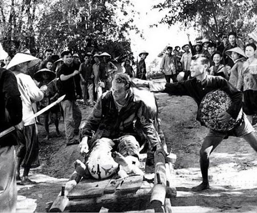 phi cong tu binh my trong chien tranh viet nam duoc doi xu nhu the nao? hinh anh 9