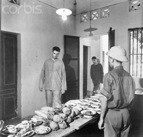 phi cong tu binh my trong chien tranh viet nam duoc doi xu nhu the nao? hinh anh 11