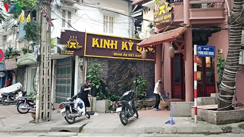 hinh anh hiem gap tai cac quan nhau nuc tieng o ha noi mua dich covid-19 hinh 18