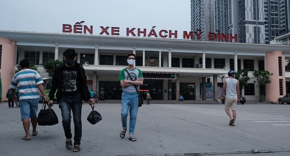 Hà Nội tạm dừng hoạt động xe hợp đồng, xe du lịch trên 9 chỗ