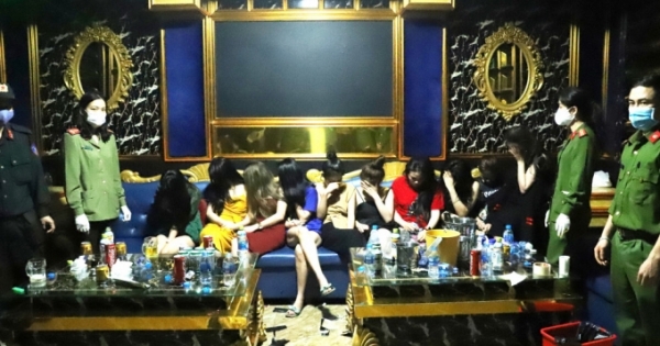 Hà Tĩnh: Khởi tố 2 “dân chơi” trong “bữa tiệc” ma túy tại quá karaoke giữa mùa dịch