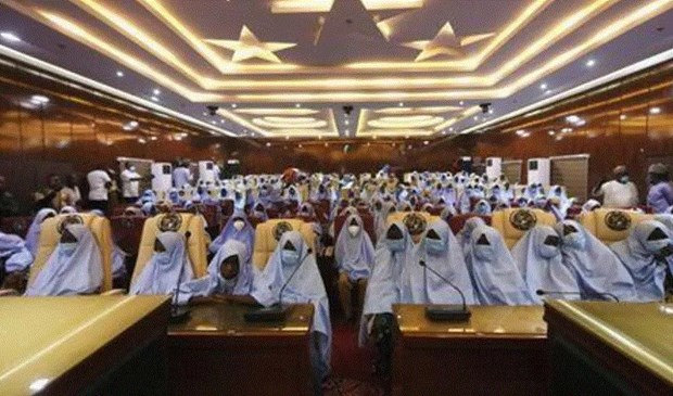 Các nữ sinh được giải cứu. (Nguồn: Reuters)