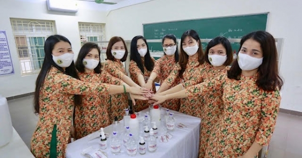 Bạn vẫn đẹp và duyên dáng khi đeo khẩu trang và có trái tim vàng