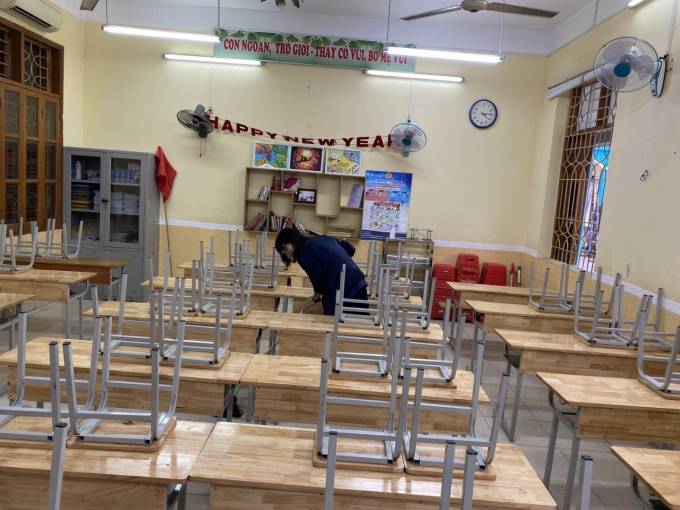 Các thầy cô mong ngóng đón học sinh trở lại trường học