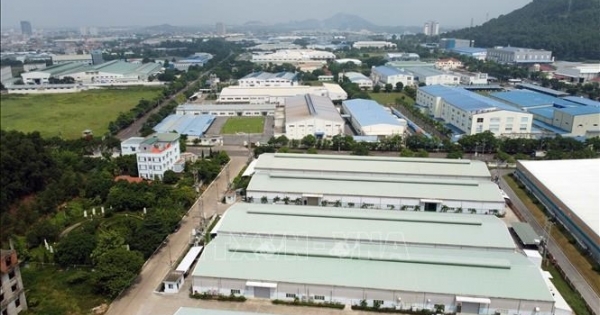 Tin kinh tế 6AM: Phó TGĐ IDV bị xử phạt hành chính; Phú Yên hướng tới đô thị số, xã hội số