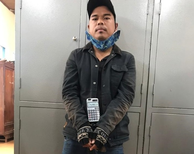 4df443e3f7ad1ef347bc