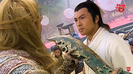 Đồ Long Đao trong phim Ỷ thi&ecirc;n Đồ long k&yacute;.