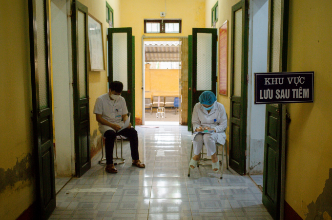 Khu vực lưu sau tiêm của TTYT Kim Thành.