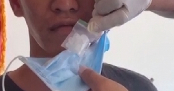 Khởi tố bắt giam đối tượng giấu ma túy trong khẩu trang