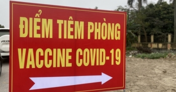 Hai trường hợp phản ứng nặng với vắc xin Covid-19