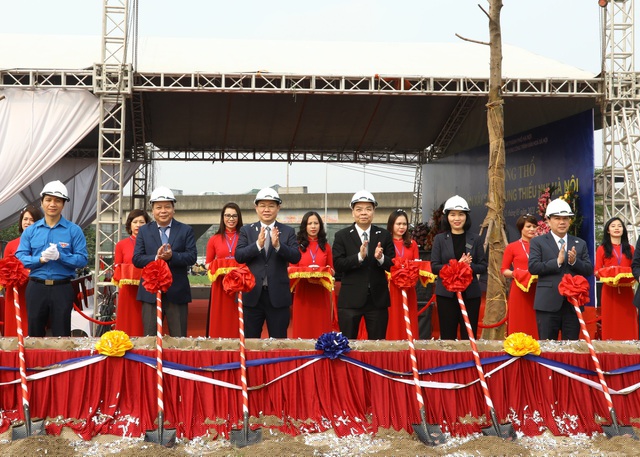 Lãnh đạo Thành phố Hà Nội động thổ xây dựng Cung Thiếu nhi mới.