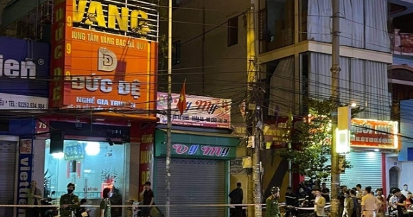 Hải Phòng: Đối tượng nghi “ngáo đá” ném bom tự chế vào tiệm vàng