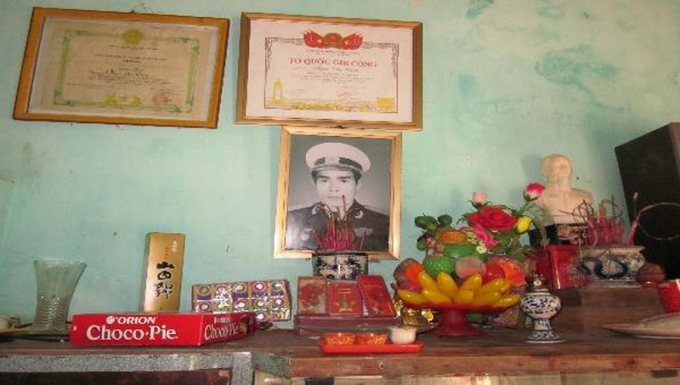 B&agrave;n thờ Liệt sĩ Phạm Văn Thiều.