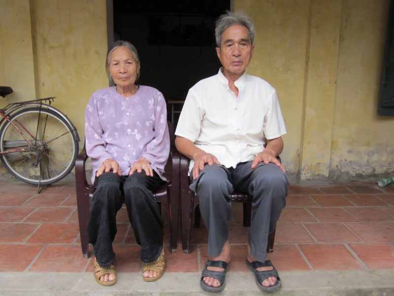 S&oacute;ng Trường Sa vẫn cồn c&agrave;o trong tr&aacute;i tim cha mẹ gi&agrave; c&ugrave;ng l&ograve;ng thương nhớ v&agrave; tự h&agrave;o về người con trai anh dũng.  