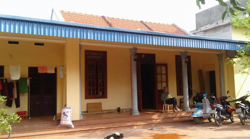 Ng&ocirc;i nh&agrave; khang trang do những người bạn của anh Thiều tri &acirc;n cha mẹ liệt sĩ.  