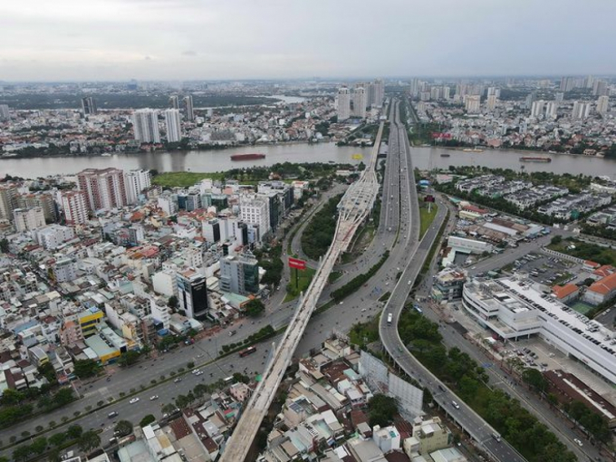 Nợ công gia tăng nhưng chủ yếu để bù đắp chi thường xuyên khiến vốn đầu tư phát triển teo tóp. (Ảnh minh họa: KT)