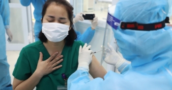 Phản ứng sau tiêm vaccine Astrazeneca: Bộ Y tế lên tiếng