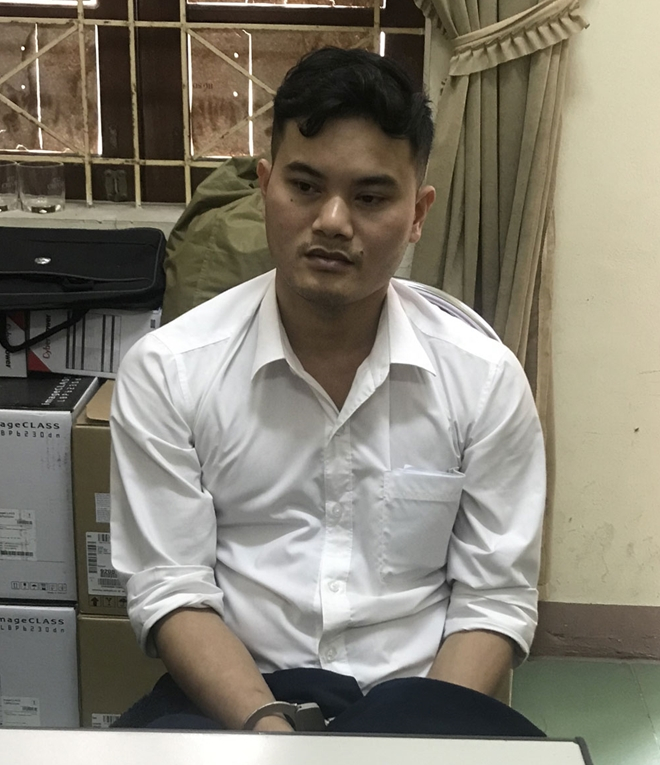 Đối tượng Nguyễn Duy Hướng tại cơ quan điều tra.