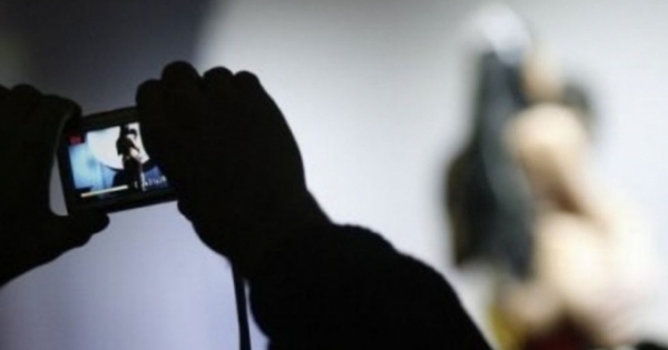 Vĩnh Phúc: Bắt hai đối tượng đặt máy quay lén các cặp đôi trong nhà nghỉ để tổng tiền