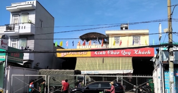 Công an tiếp tục khám xét nhiều cây xăng dầu ở TP HCM