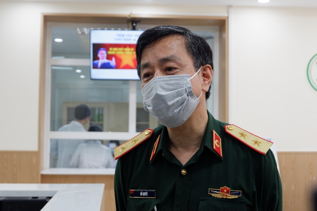Giáo sư, Trung tướng Đỗ Quyết, Giám đốc Học viện Quân y (Hà Nội).
